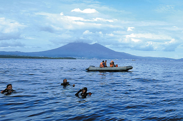 Dihadang Ombak Besar,...