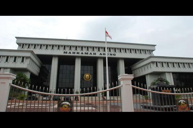 MA Cabut 14 Pasal yang...