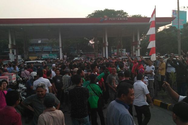 Besok, Sopir Taksi dan...