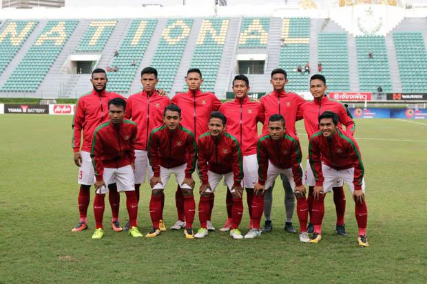 Vietnam Menekan, Kiper...