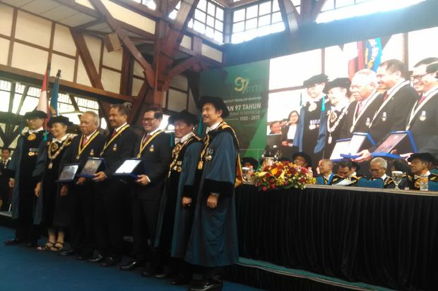 ITB Beri Penghargaan...
