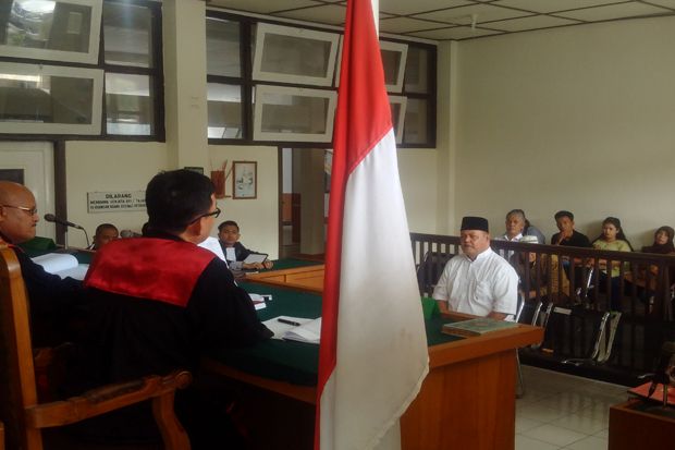 Tersandung Korupsi,...