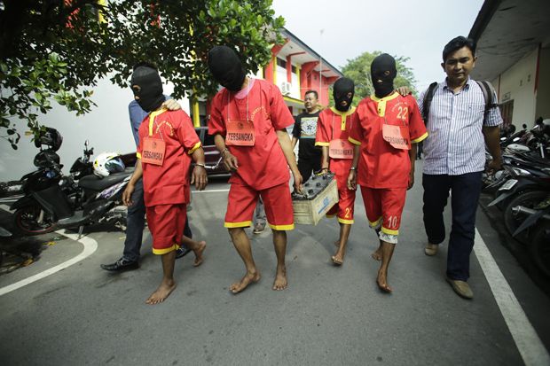 Polresta Barelang Bekuk...