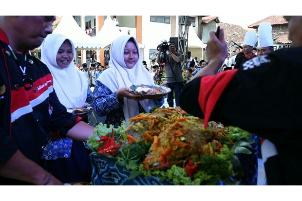 Ribuan Santri Ponpes...