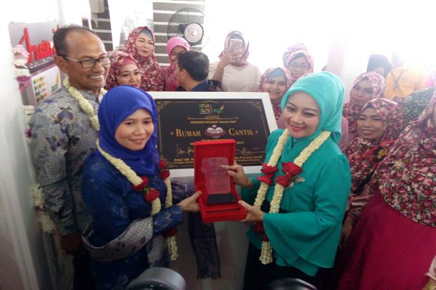 Berdayakan Perempuan,...