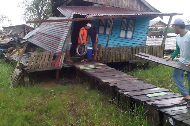 Puting Beliung Terjang...
