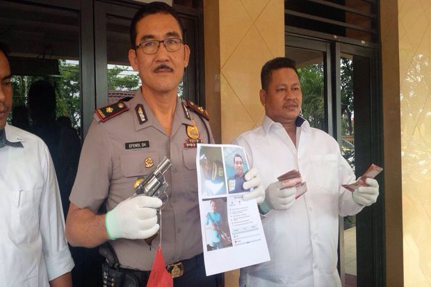 Jadi Polisi Gadungan,...