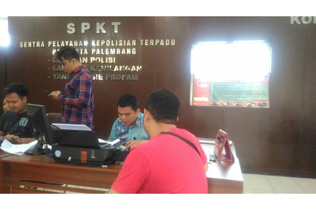 30 Unit Handphone di...