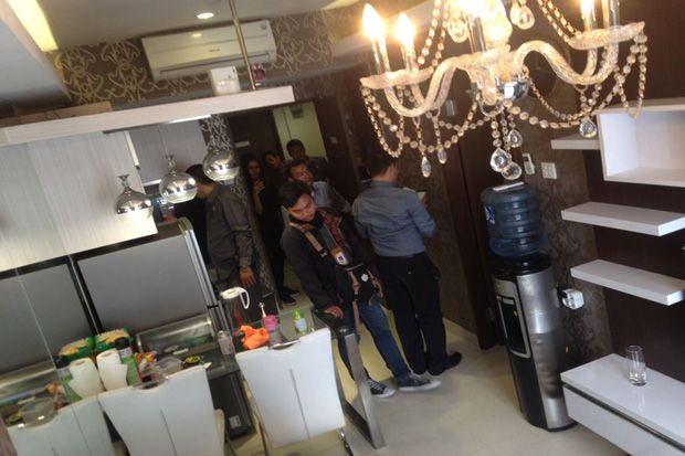 Geledah Apartemen Kiki...