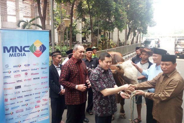MNC Peduli Serahkan...