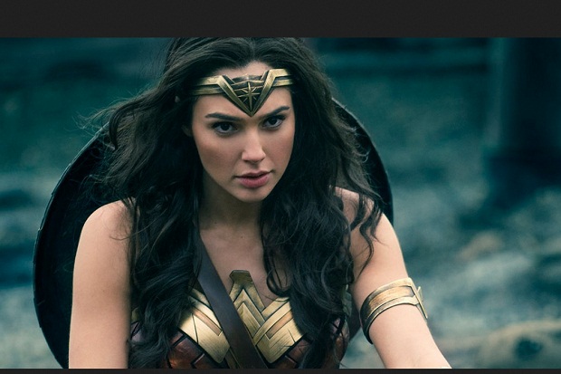 Wonder Woman Hadirkan...