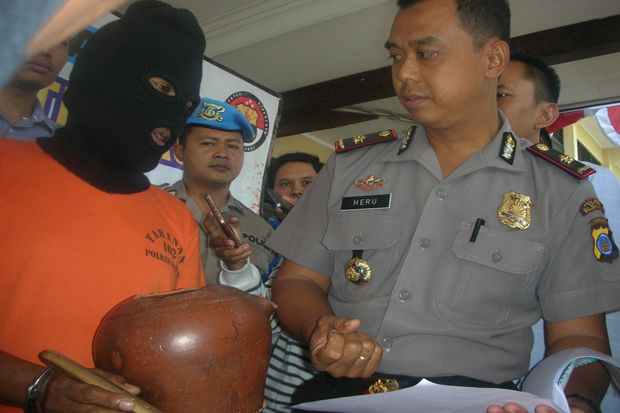 Ngaku Bisa Ambil Harta...