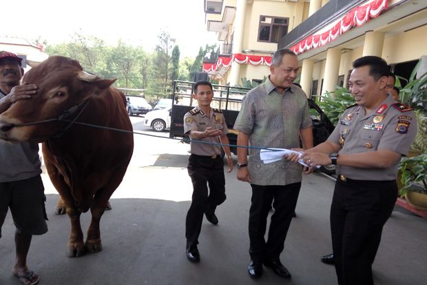 MNC Peduli Berikan Hewan...