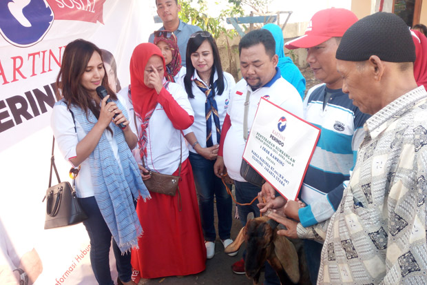 Kartini Perindo Serahkan...