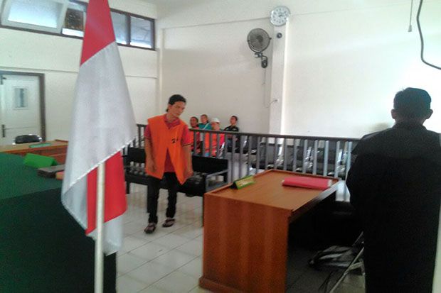 Pemuda Ini Bongkar Mesin...