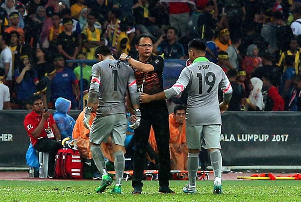 Pelatih Komentari Blunder...