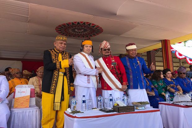 Hadiri HUT Toraja Utara,...