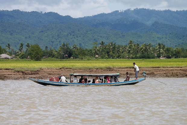 Puluhan Muslim Rohingnya...
