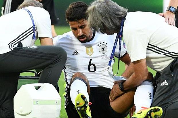 Khedira dan Gnabry Absen...