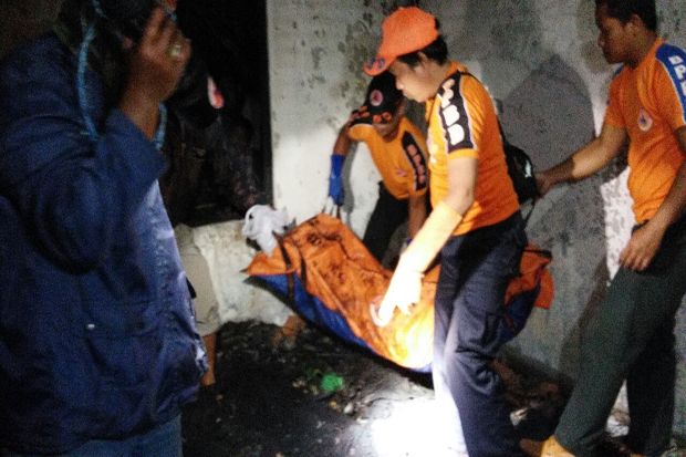 Terjebak di Kamar Tidur,...