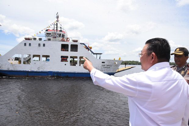 Tinjau Pelabuhan Ceremai,...