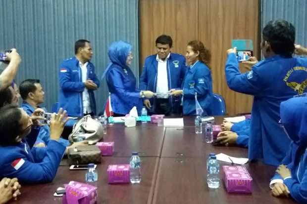 JR Saragih Resmi Mendaftar...
