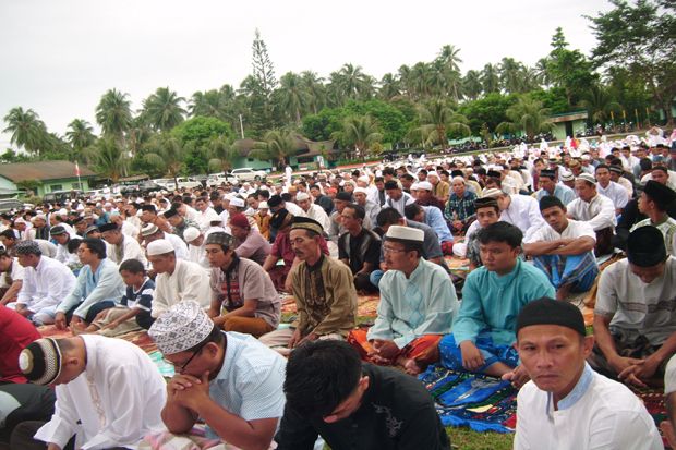 Ribuan Umat Islam di...