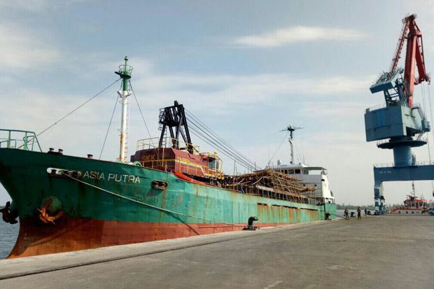 Pelindo II Dorong Program...