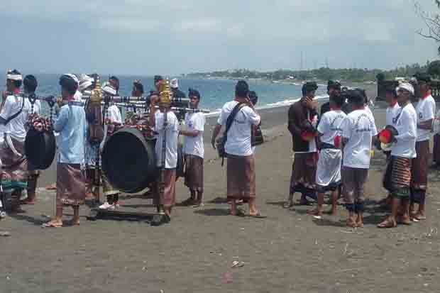 Lestarikan Budaya, Warga...