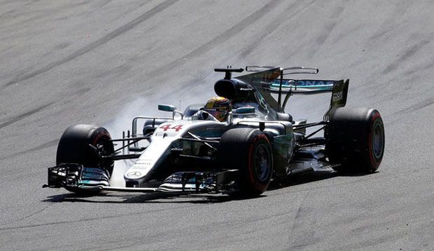 Hamilton Pimpin Perburuan...
