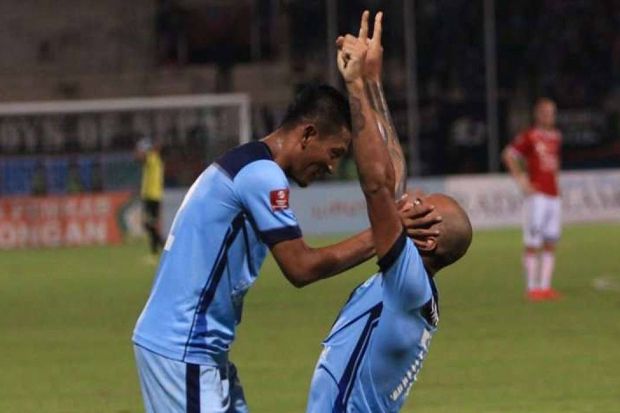 Kunjungi Bali United,...