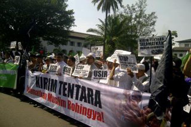 Kutuk Pembantaian Muslim...