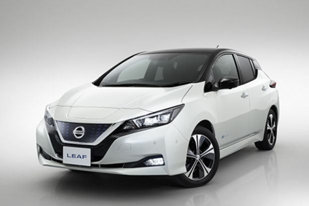 Nissan Perkenalkan Mobil...