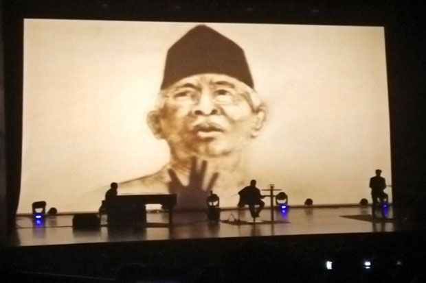Gus Mus Bawakan Puisi...