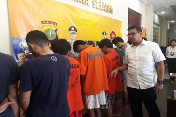 37 Preman dan Pelaku...