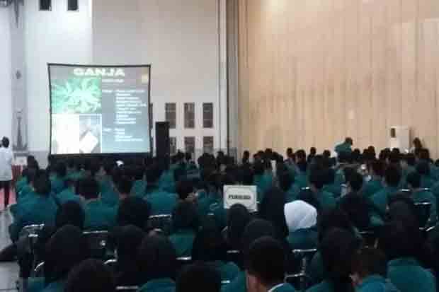 Tangkal Narkoba, Ribuan...