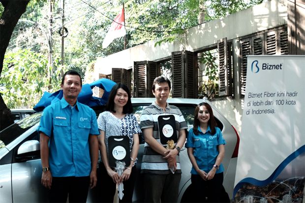 Biznet Serahkan Hadiah...
