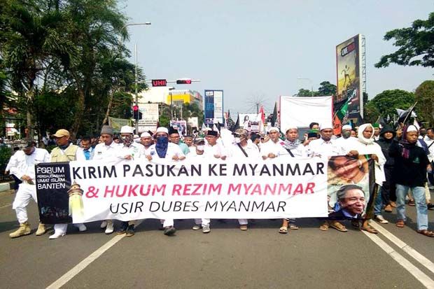 Peduli Rohingya, Ribuan...