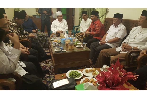 Wasekjen PDIP dan Kiai...