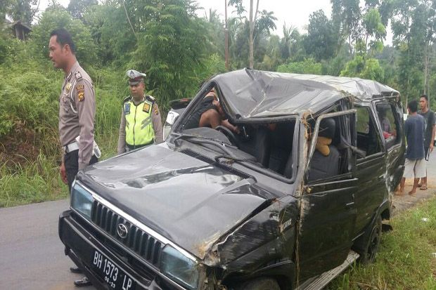 Mobil Pengangkut Siswa...