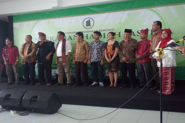 12 Sastrawan, Individu,...