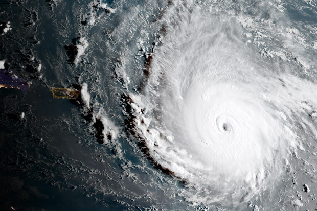 Badai Irma Dekati Florida,...