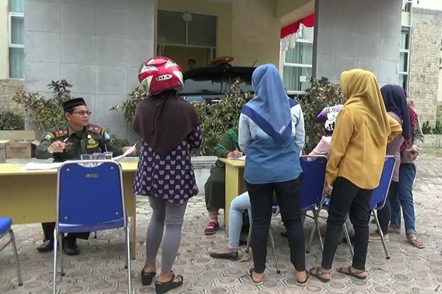 Puluhan Wanita di Aceh...