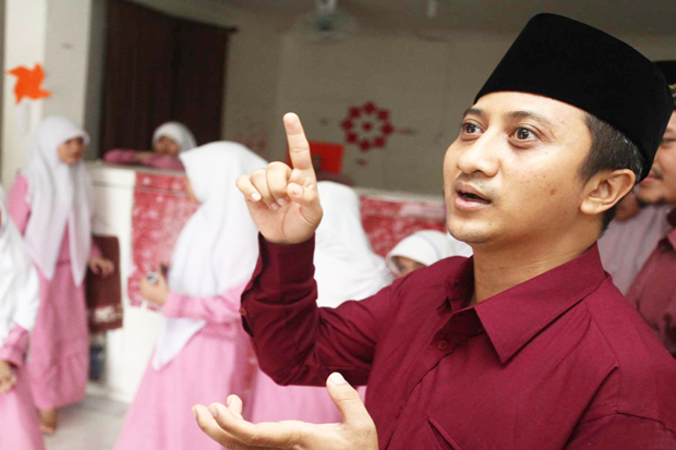 Yusuf Mansur Explain...