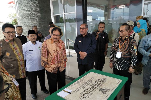 Menteri Agraria dan...