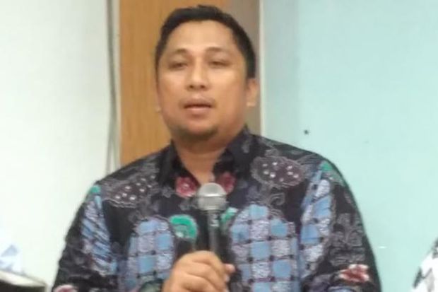 Bekukan KPK atau Pansus?