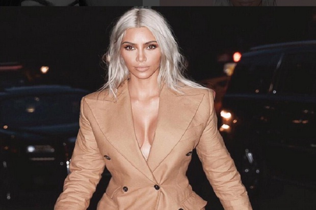 Kim Kardashian Tampil...