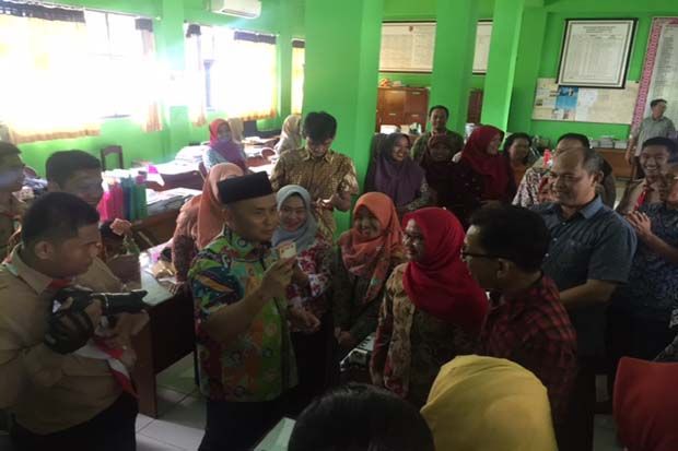Gubernur Ini Berikan...
