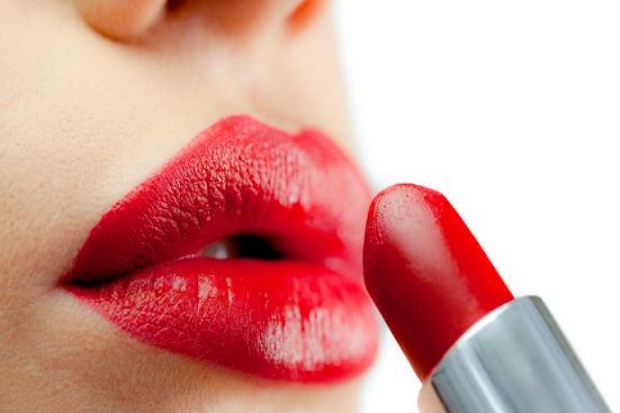 Tips Pemakaian Lipstik...