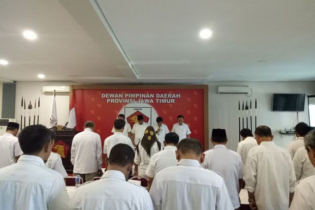 Gerindra Pertimbangkan...
